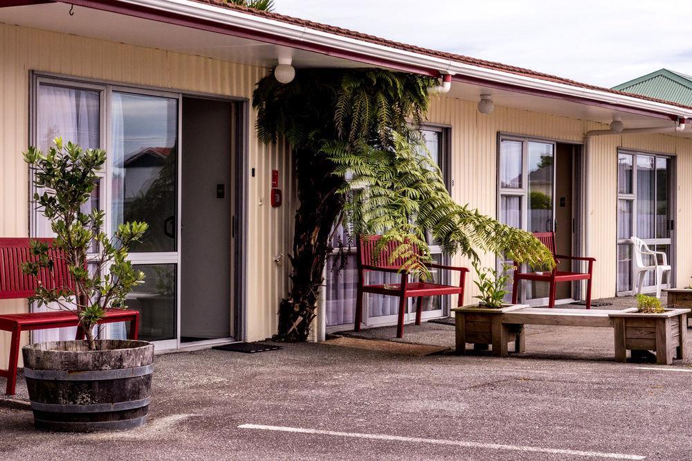 Ascot Motor Lodge Westport Exterior photo